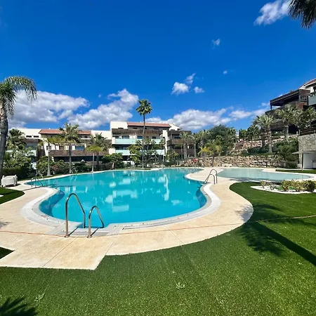 Apartment 2br Luxe In Marbella Close To Beaches *