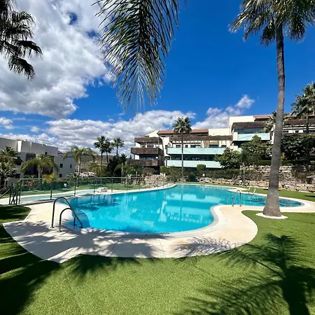 Apartment 2br Luxe In Marbella Close To Beaches *