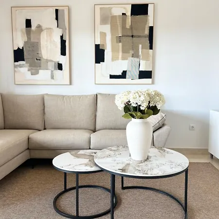 2br Luxe In Marbella Close To Beaches Apartment *