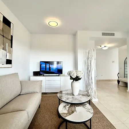 Apartment 2br Luxe In Marbella Close To Beaches